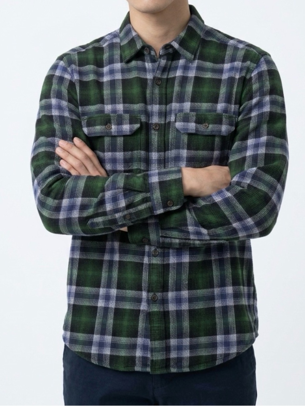 George Men’s Small (34-36) Green and Navy Plaid Button-Down Shirt Curved Hem